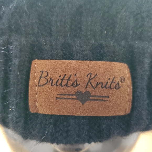 Britt's Knits Winter Hat With Pom Pom Black Kids Youth One Size Unisex Beanie - Picture 2 of 7